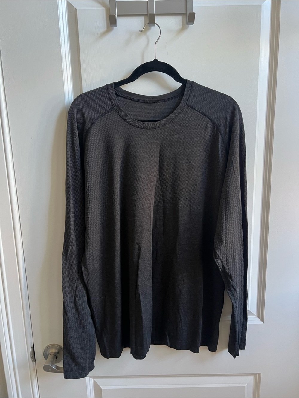 lululemon athletica Men's Long Sleeve Crew - Black